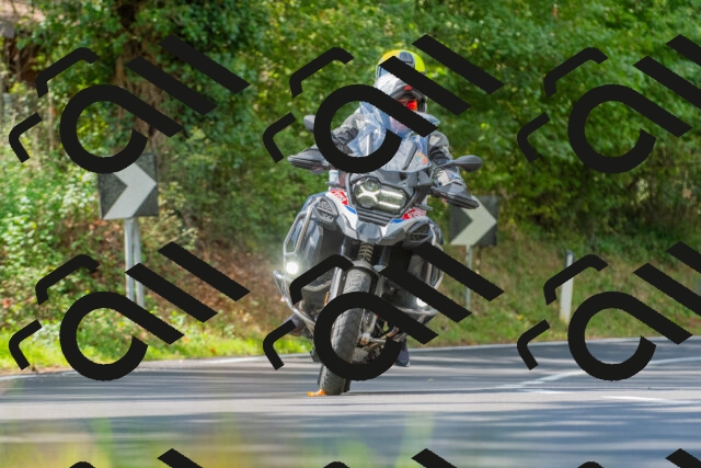 20250928121906_-R029088_r2