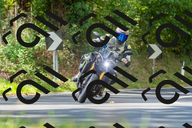 20250928121938_-R029094_r2