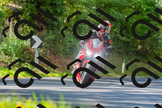 20250928122742_-R029126_r2