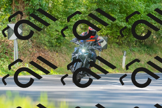 20250928122945_-R029133_r2