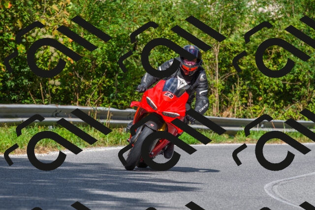 20250928111057-R01_6031_r1