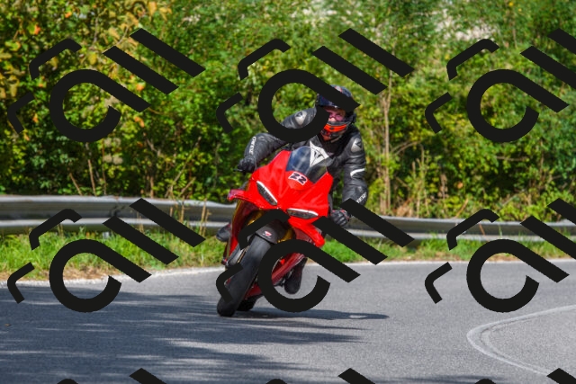 20250928111057-R01_6032_r1