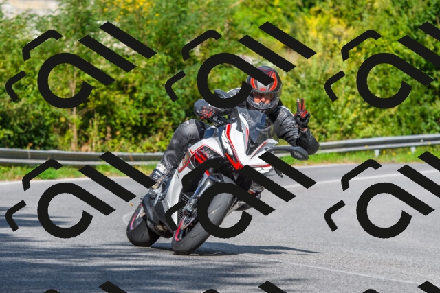 20250928111250-R01_6053_r1