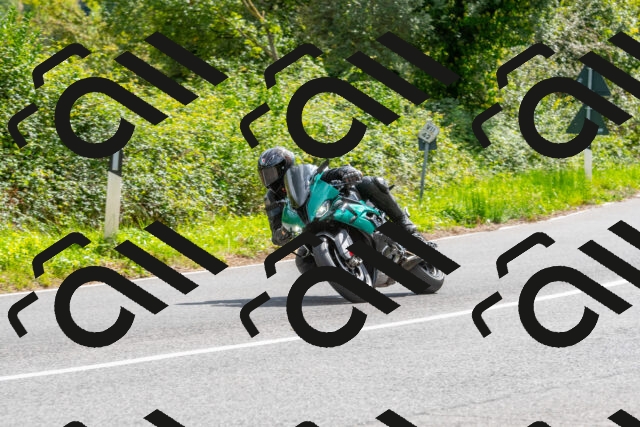 20250928125104-R01_7040_r1