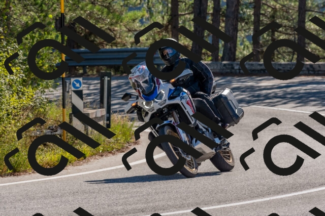 202510041033-DSC_6182_c4_