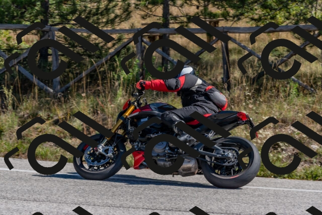 202510041140-DSC_6279_c4_