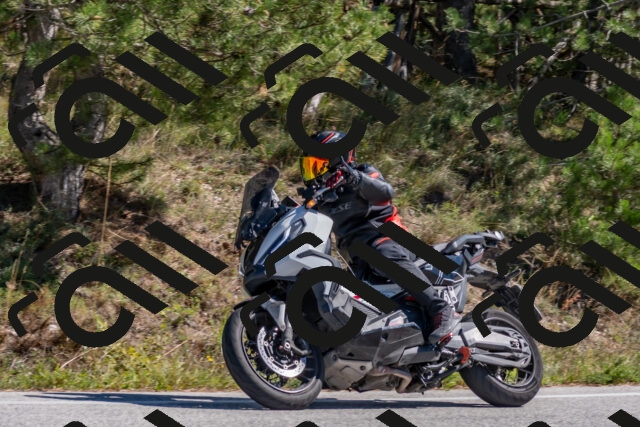 202510041240-DSC_6622_c4_