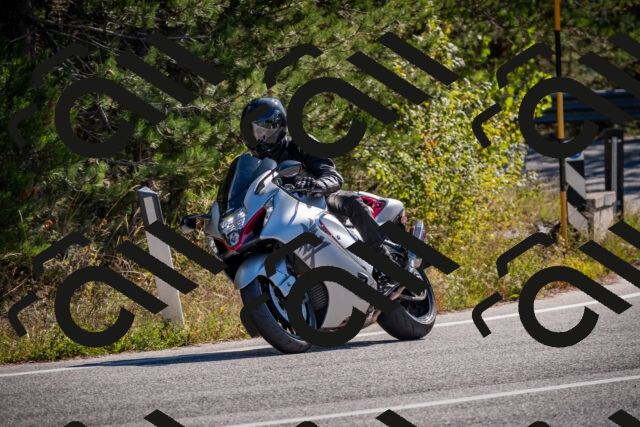 20251011111555-_5006466_am_