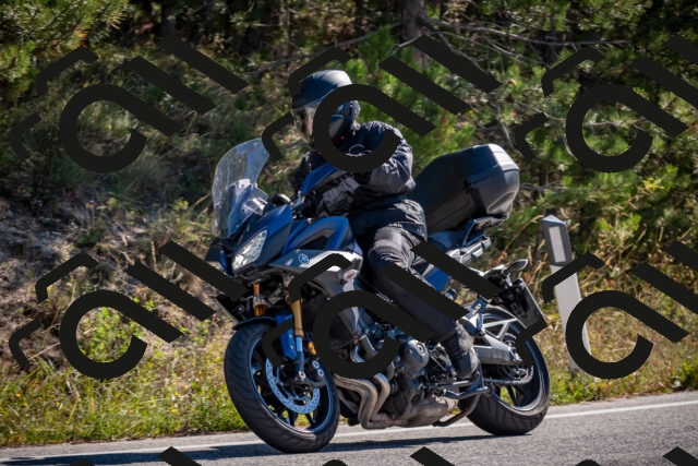 20251011111628-_5006482_am_