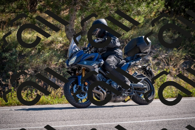 20251011111628-_5006483_am_