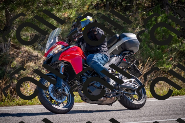 20251011111629-_5006484_am_