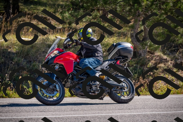 20251011111629-_5006485_am_