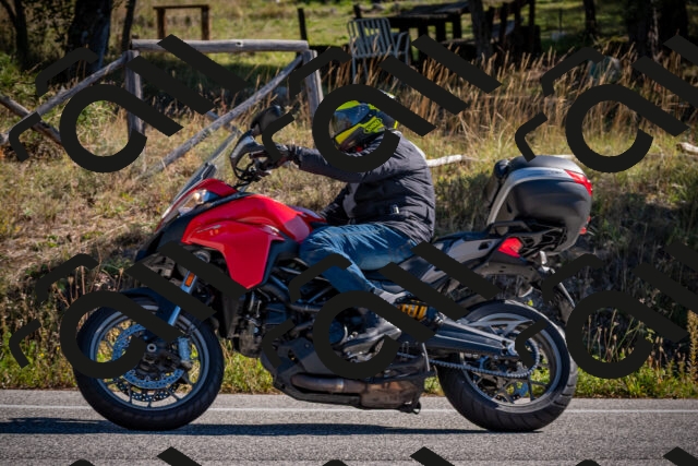 20251011111630-_5006486_am_