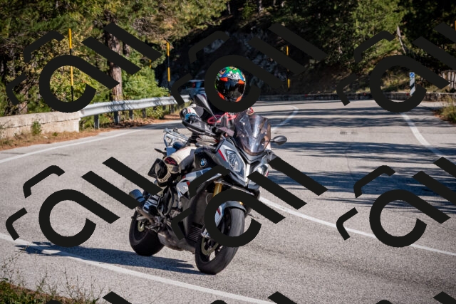 20251011111658-_5006488_am_