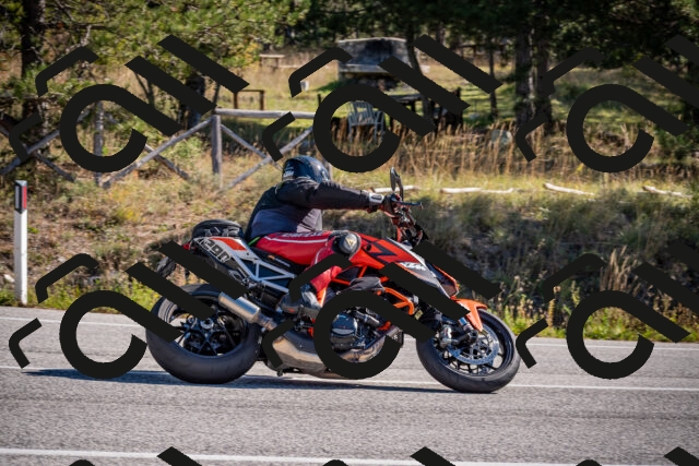 20251011111954-_5006510_am_