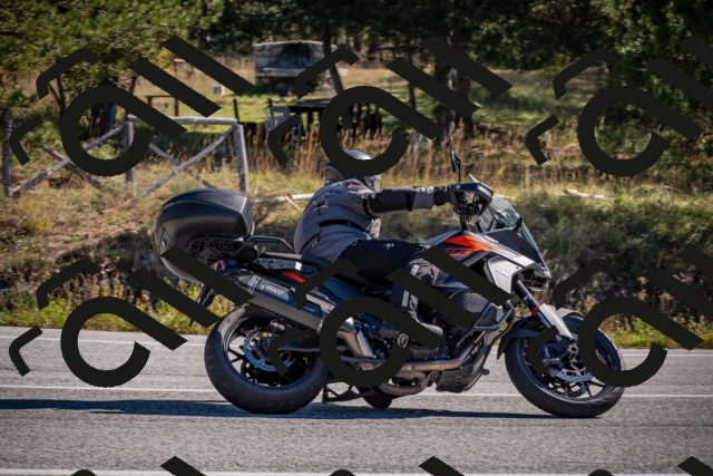 20251011111955-_5006512_am_