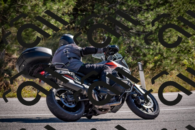 20251011111955-_5006513_am_