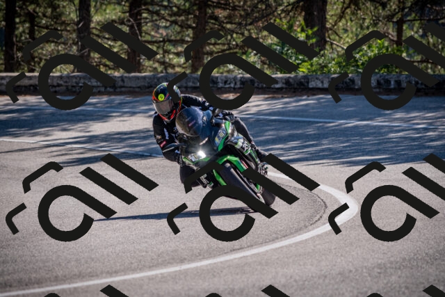 20251011112037-_5006516_am_