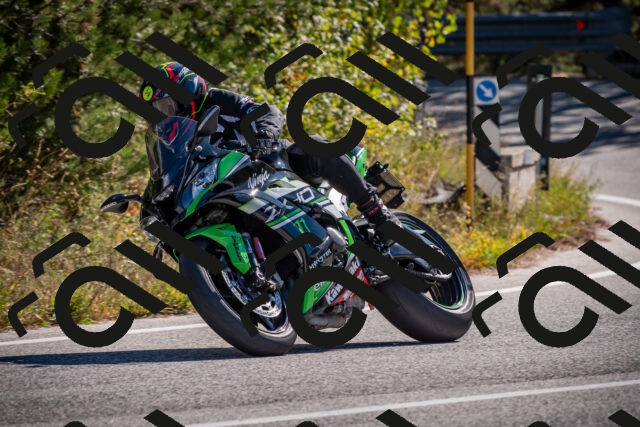 20251011112037-_5006517_am_