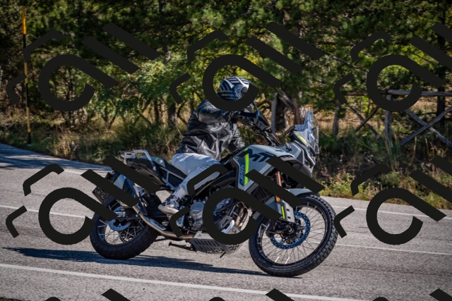 20251011112136-_5006530_am_