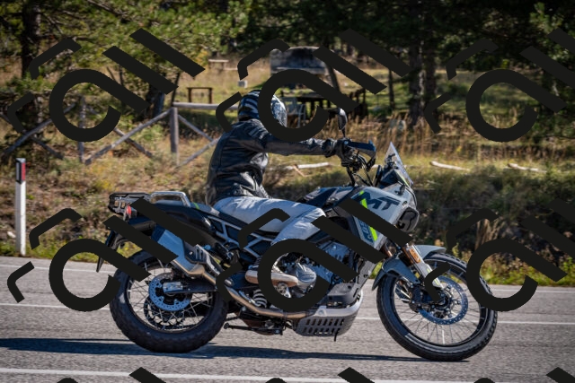 20251011112136-_5006531_am_