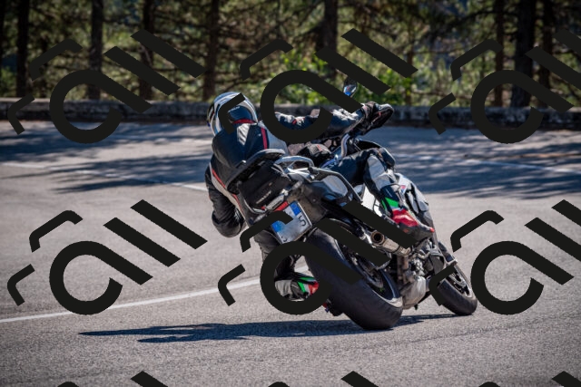 20251011112224-_5006547_am_