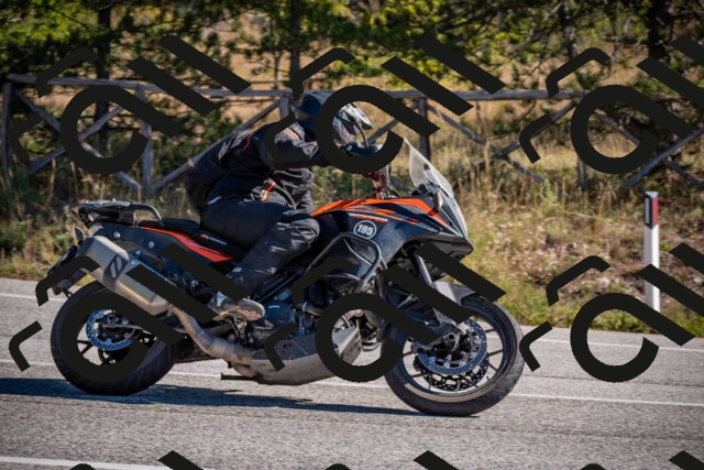 20251011112230-_5006549_am_