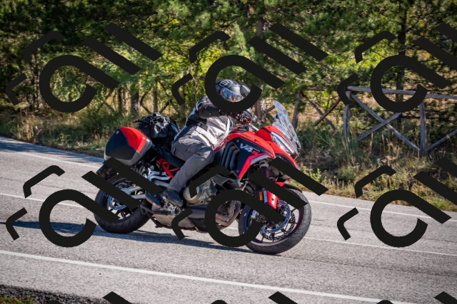 20251011112246-_5006552_am_