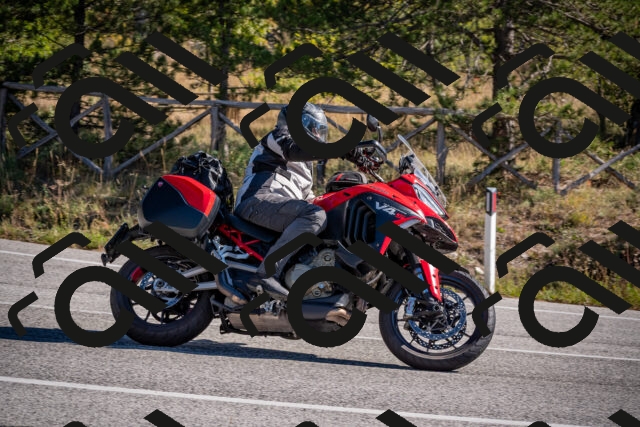 20251011112247-_5006553_am_