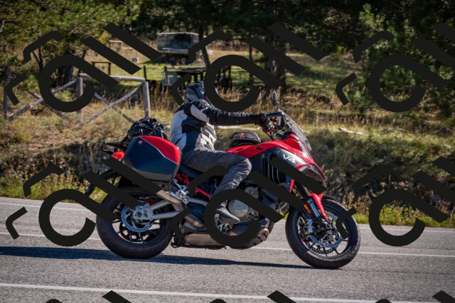 20251011112247-_5006554_am_