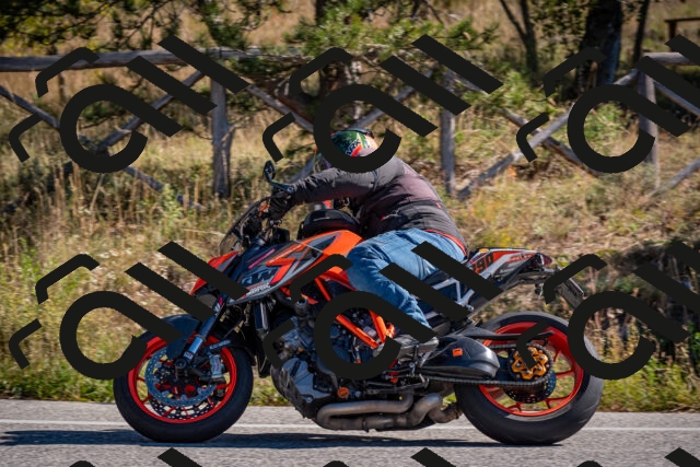 20251011112431-_5006559_am_