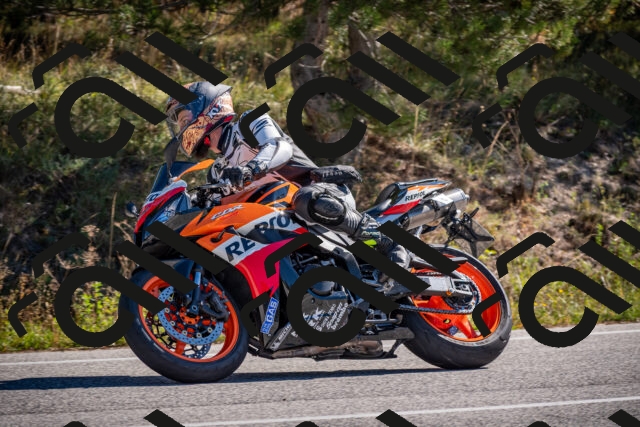 20251011112438-_5006561_am_