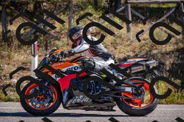 20251011112438-_5006562_am_