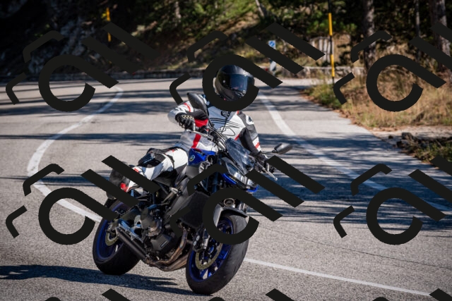 20251011112449-_5006563_am_