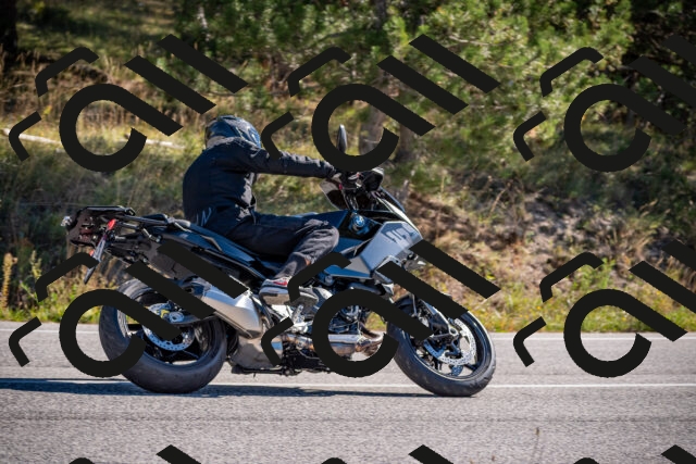 20251011112452-_5006567_am_