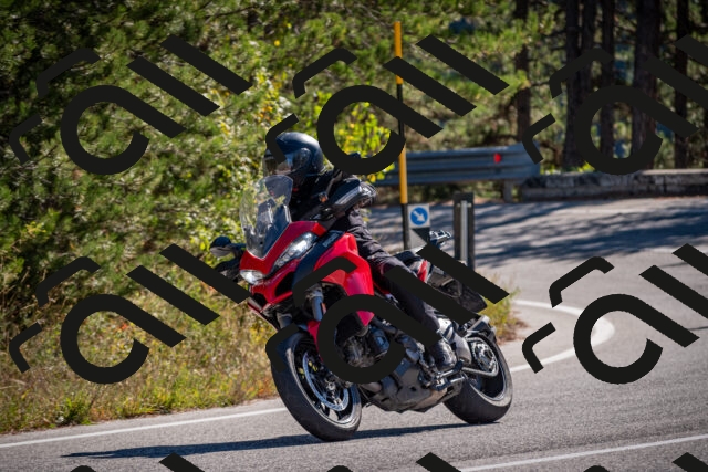 20251011112529-_5006572_am_