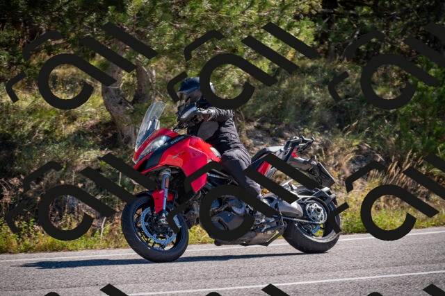 20251011112530-_5006573_am_