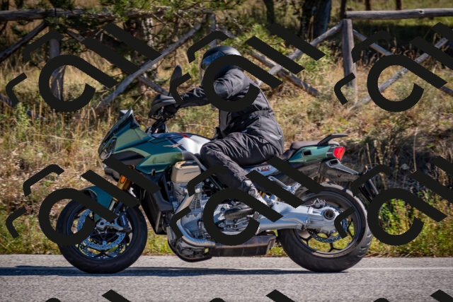 20251011112532-_5006575_am_