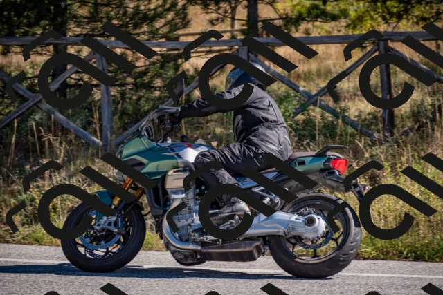 20251011112532-_5006576_am_