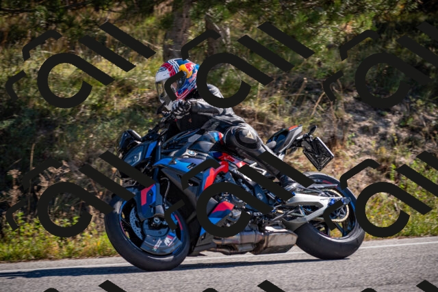 20251011112539-_5006580_am_