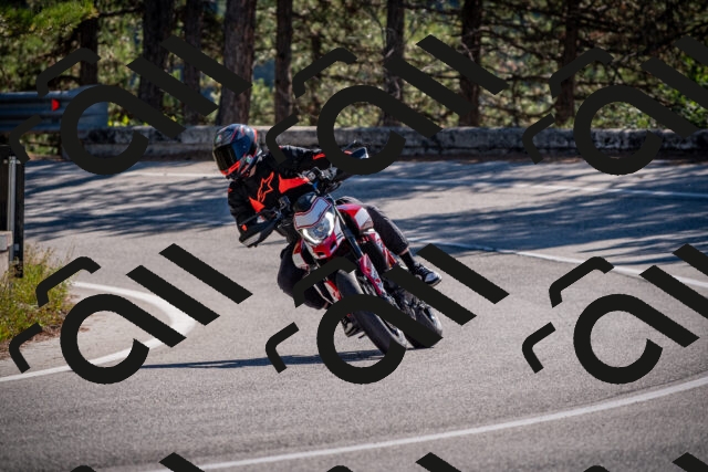 20251011112642-_5006586_am_