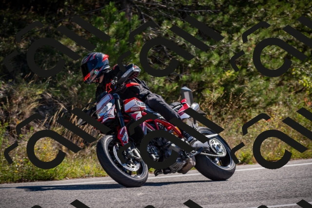 20251011112643-_5006587_am_