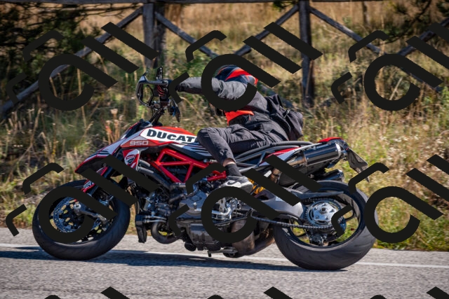 20251011112644-_5006589_am_