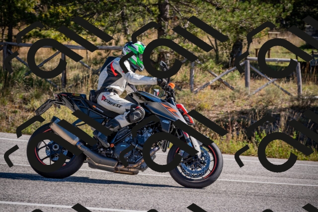 20251011112823-_5006591_am_