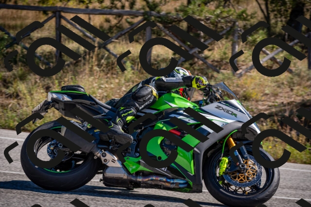 20251011112930-_5006599_am_