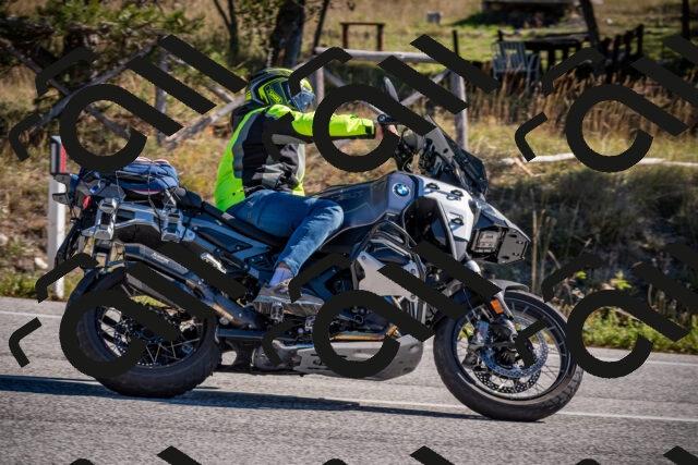 20251011112942-_5006607_am_