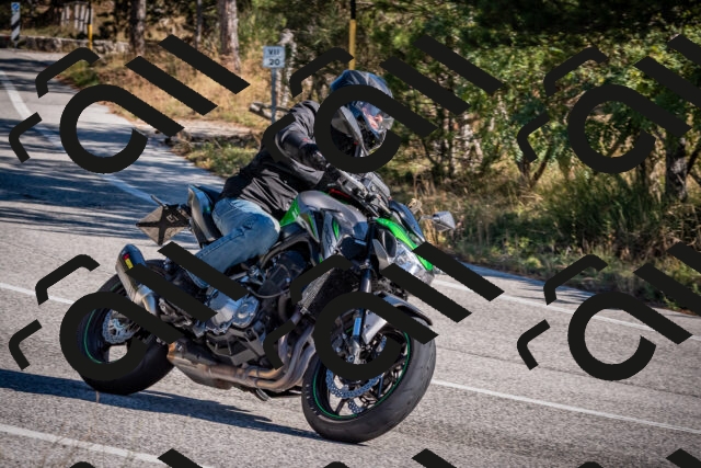 20251011112946-_5006612_am_