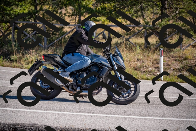 20251011112946-_5006614_am_