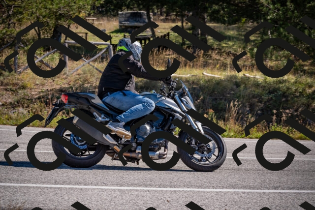 20251011112947-_5006615_am_