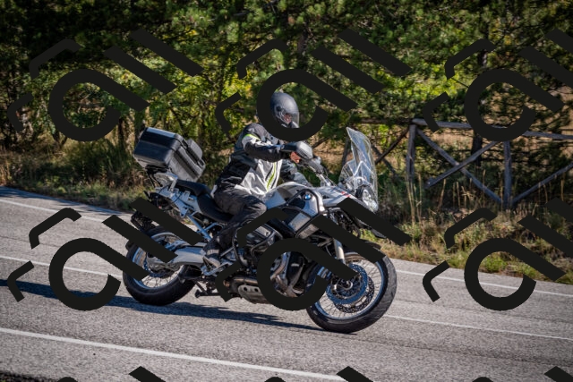 20251011112952-_5006619_am_